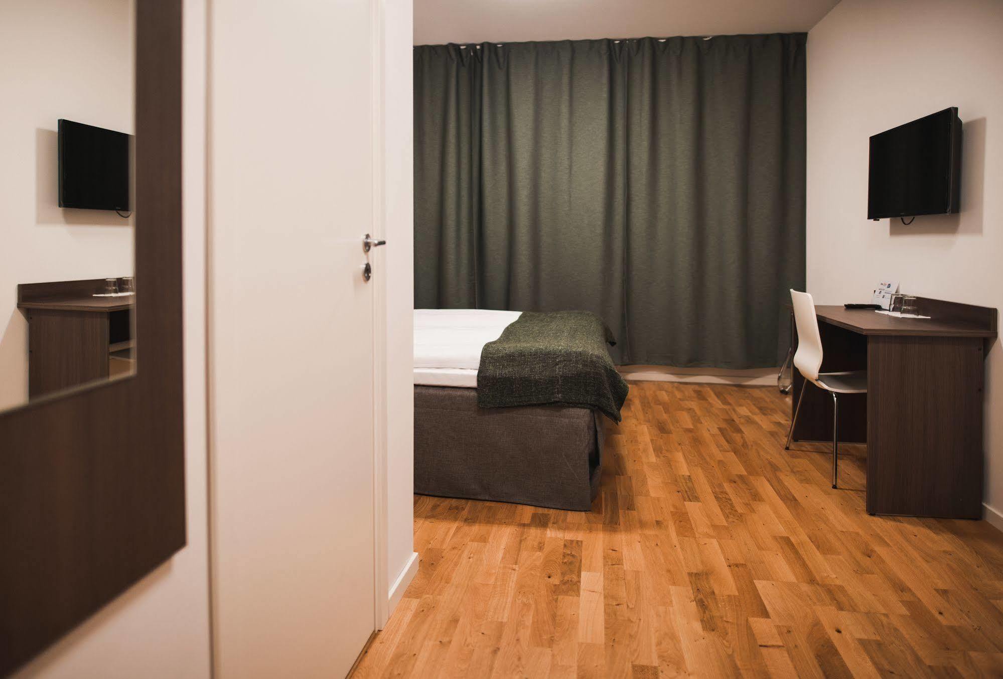 Xtra Kista Hotel 2*